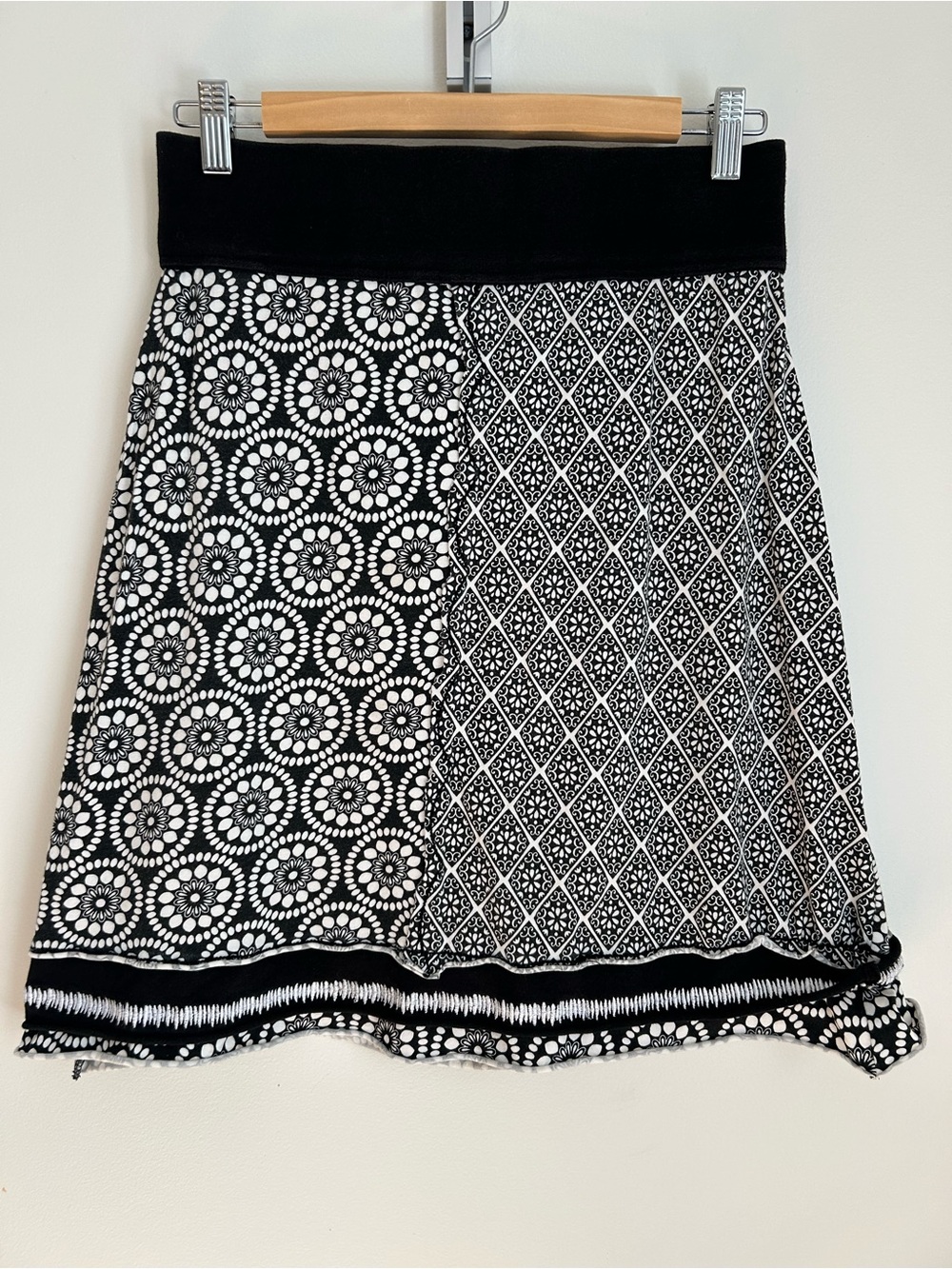 Prana Black & White Mixed-Pattern A-Line Skirt, Size Small